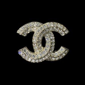 Elegant Crystal Embellished Brooch